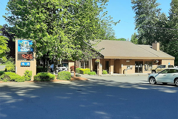 Hoodland Office front of bank exterior photo